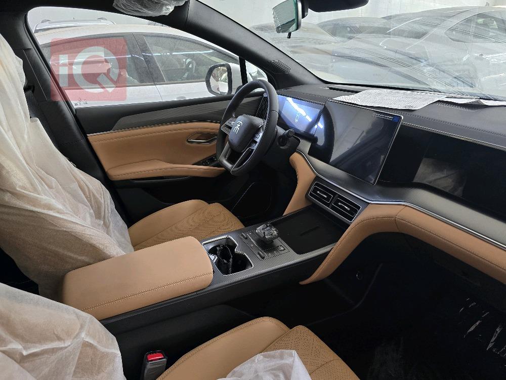 بي واي دي كوين L DM-i